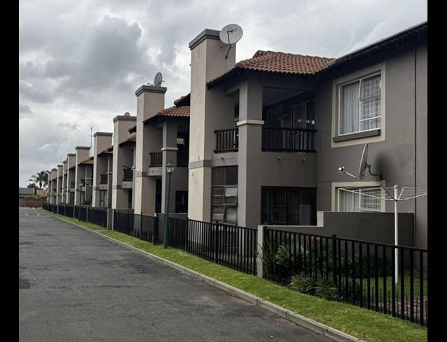 2 BEDROOM APARTMENT FOR SALE IN VAN DYK PARK